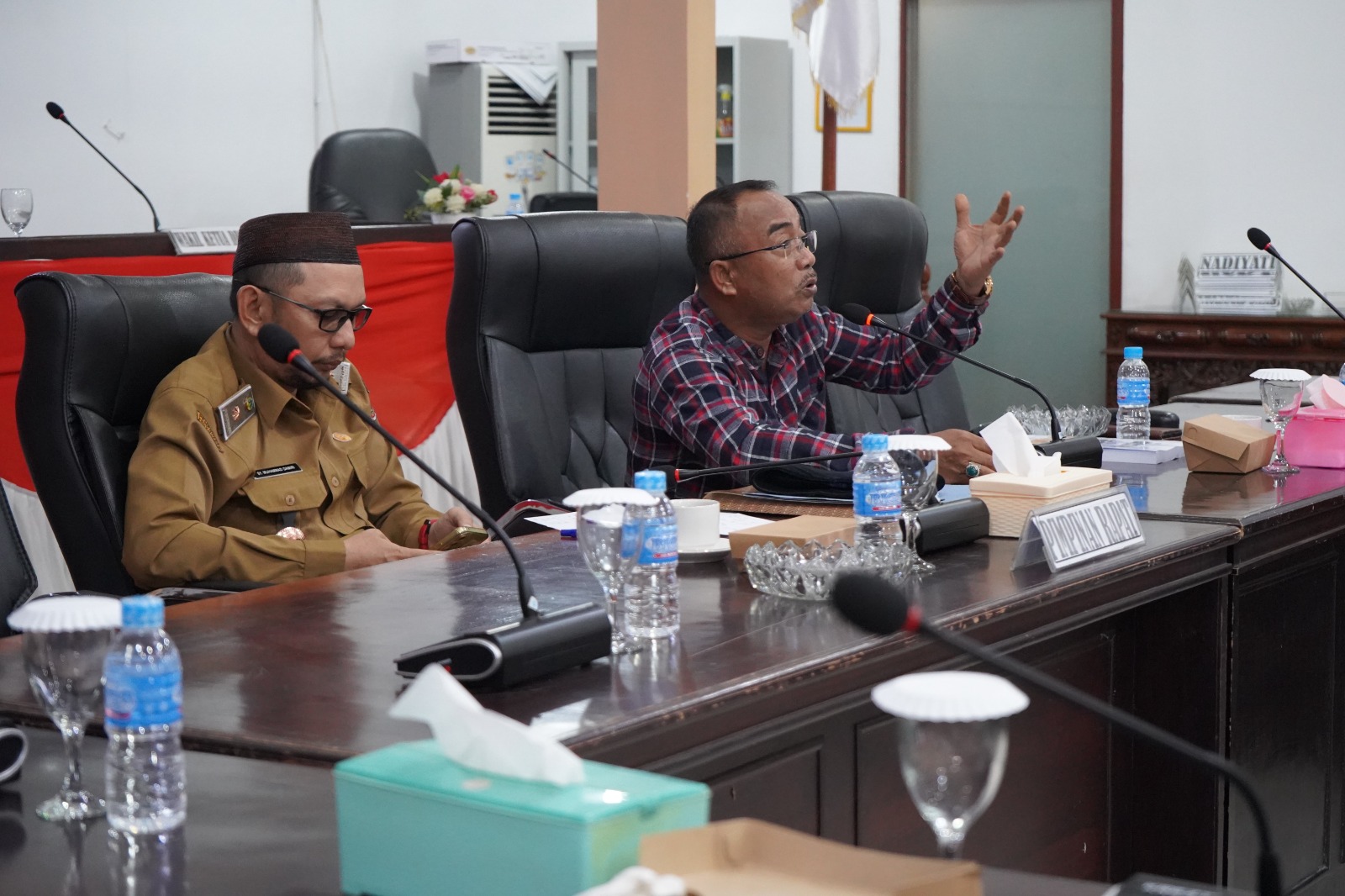panitia-khusus-pembahas-laporan-keterangan-pertanggungjawaban-lkpj-bupati-tahun-2024-gelar-rapat-internal-20250421194659