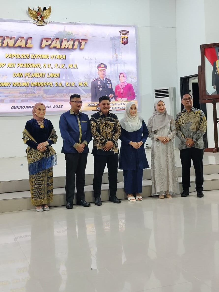 ketua-dprd-kabupaten-kayong-utara-h-surya-aditya-shmpd-hadiri-kegiatan-kenal-pamit-kapolres-kayong-utara-20250415193558
