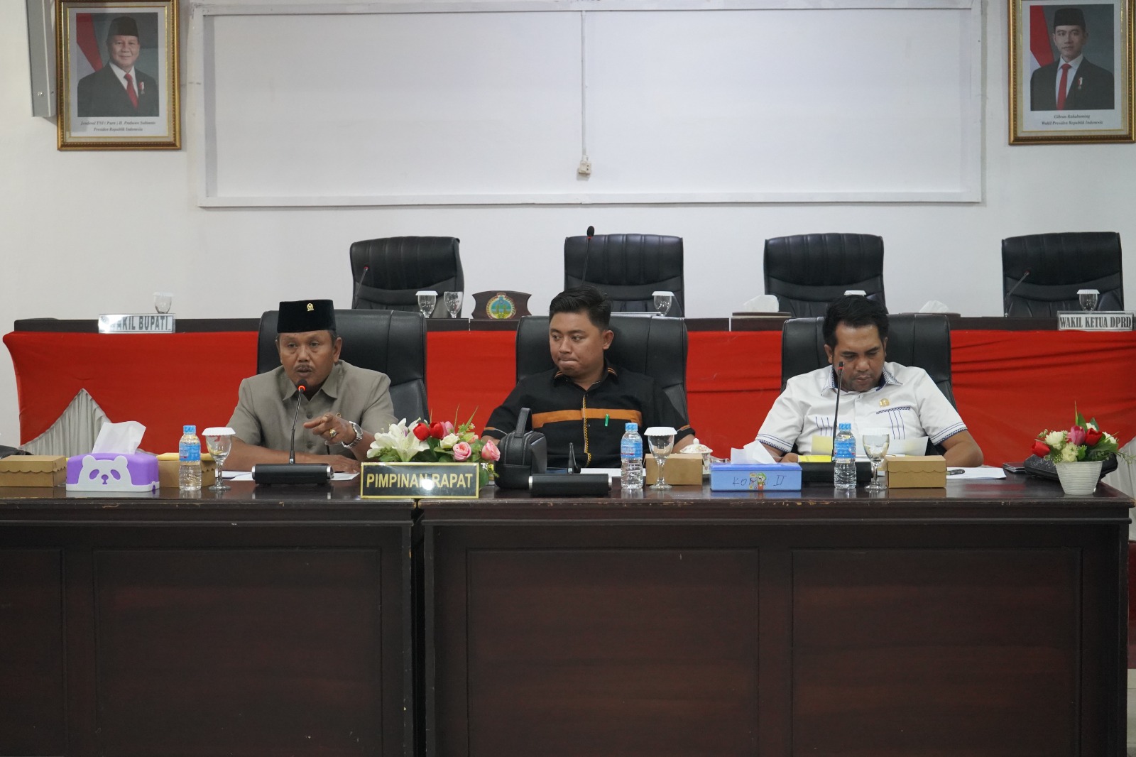 banggar-dprd-kayong-utara-gelar-rapat-persiapan-pembahasan-raperda-pertanggungjawaban-pelaksanaan-apbd-tahun-anggaran-2024-20250707125425