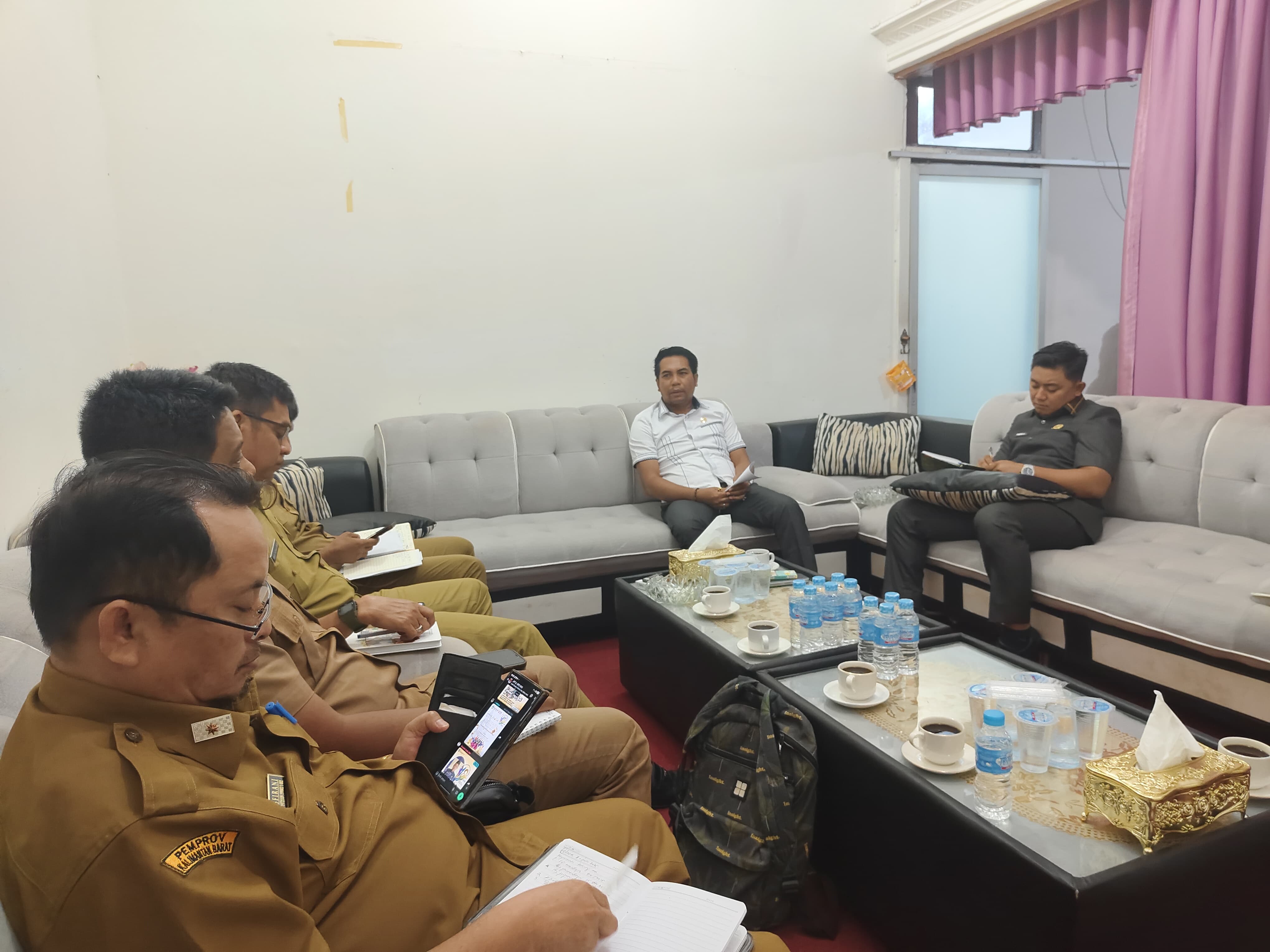 dprd-kabupaten-kayong-utara-gelar-rapat-persiapan-pembahasan-rancangan-perubahan-kua-ppas-ta-2025-dan-apbd-ta-2026-20250707125037