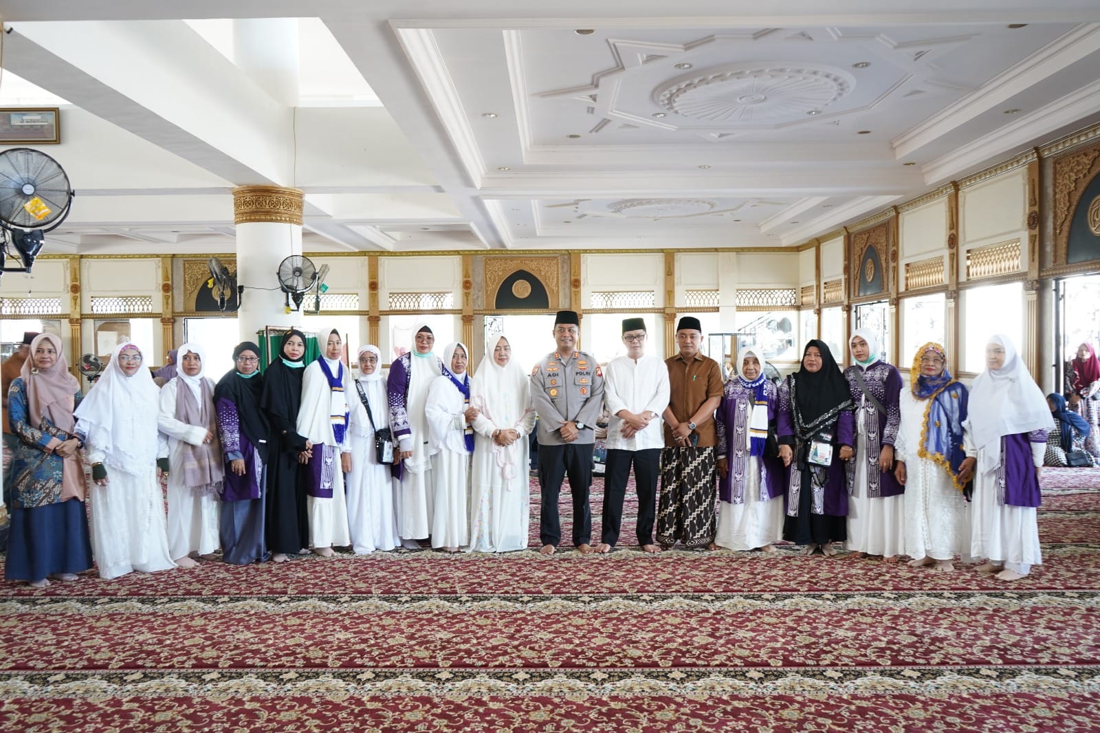 pemkab-kayong-utara-sambut-kepulangan-jamaah-haji-asal-kabupaten-kayong-utara-20250804194156