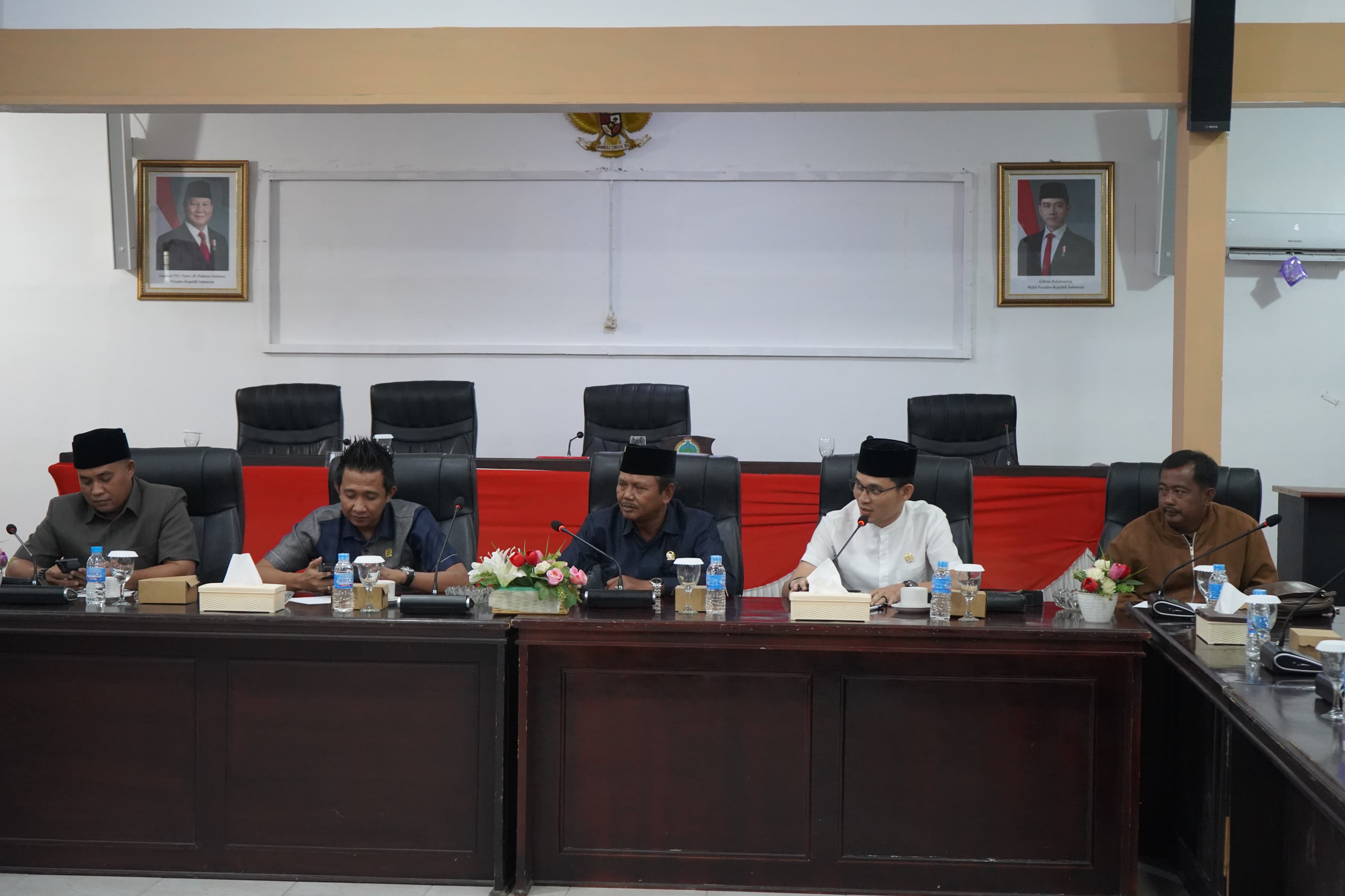 banggar-dprd-kabupaten-kayong-utara-gelar-rapat-finalisasi-raperda-pertanggungjawaban-pelaksanaan-apbd-ta-2024-20250804201917