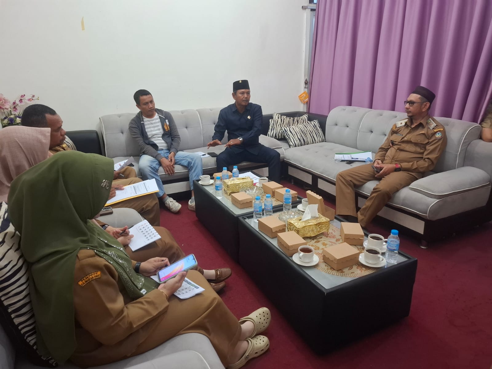 dprd-kabupaten-kayong-utara-gelar-rapat-banmus-bahas-agenda-kerja-dprd-bulan-agustus-2025-20250804202139